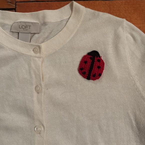 Ann Taylor Loft size XS white cardigan with embroidered lady bug. Boho, preppy - Picture 3 of 6